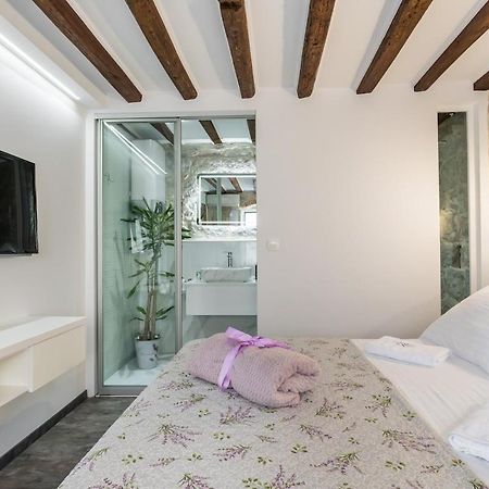 Bonbon Old Town Private En-Suite Room 스플리트 외부 사진